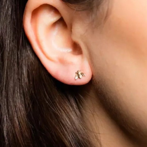 NWOT 18K gold plated bee 🐝 earrings - Picture 4 of 5